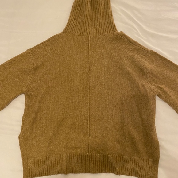 H&M Oversized Sweater - Picture 4 of 5